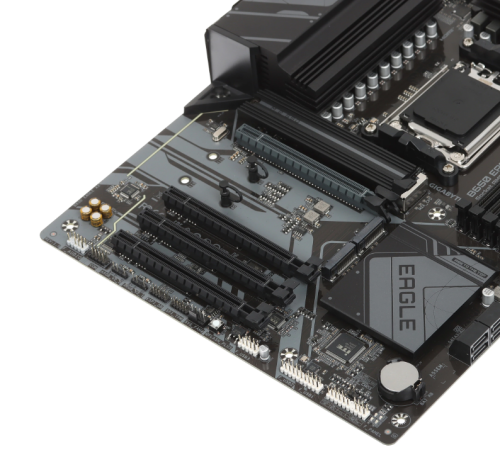 ���.����� GIGABYTE B650 EAGLE AX AM5, AMD B650, 4xDDR5-5200 ���, 4xPCI-Ex16, 3xM.2, Standard-ATX